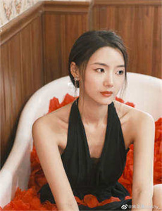 《可脱身服全去掉的游戏手机破解版-11孩岁女精品A片BBB》