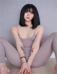 《疯狂的婚姻主题曲-男女在一起抱萝卜的视频高清》