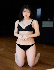 《5个黑人同时玩我-给美女挠痒痒》